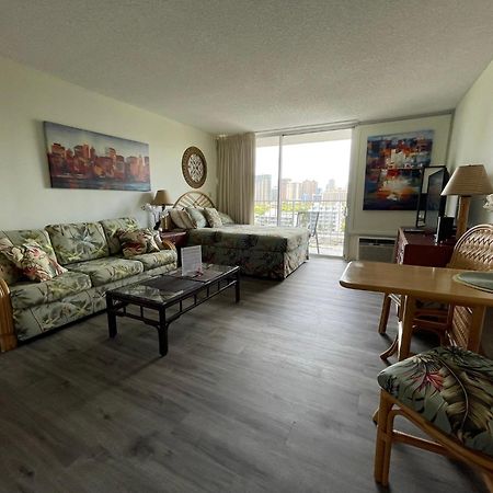 Tropical Studios At Marine Surf Waikiki - Free Parking - Best Location - Full Kitchen - Swimming Pool Гонолулу Екстер'єр фото