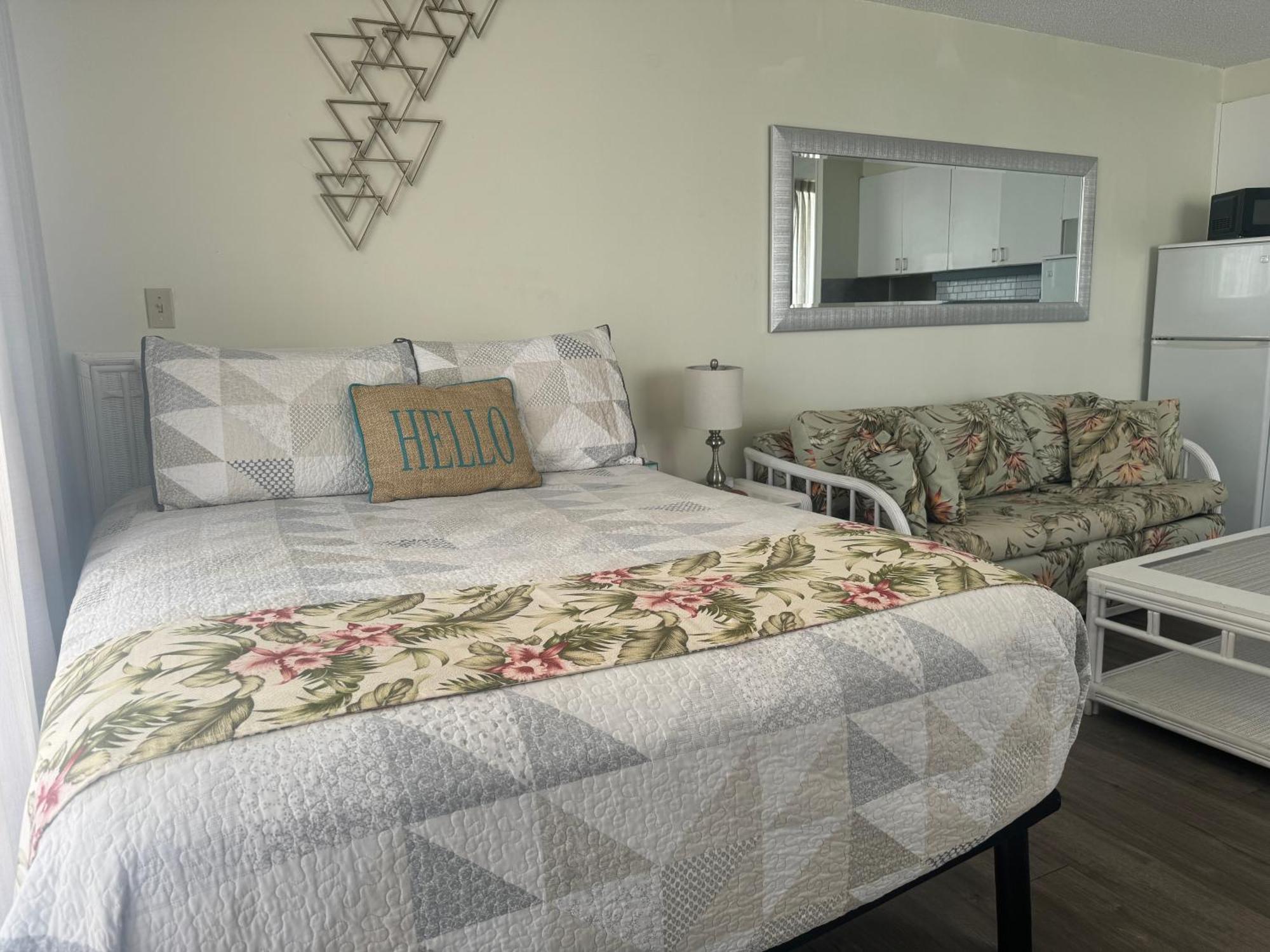 Tropical Studios At Marine Surf Waikiki - Free Parking - Best Location - Full Kitchen - Swimming Pool Гонолулу Екстер'єр фото