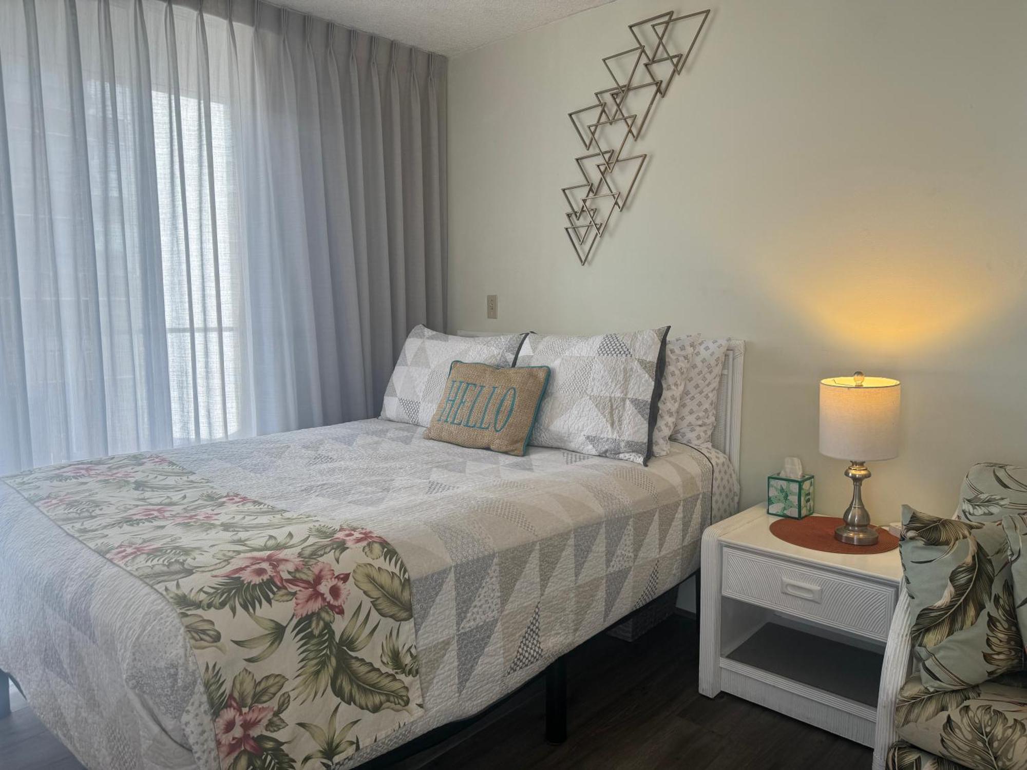 Tropical Studios At Marine Surf Waikiki - Free Parking - Best Location - Full Kitchen - Swimming Pool Гонолулу Екстер'єр фото