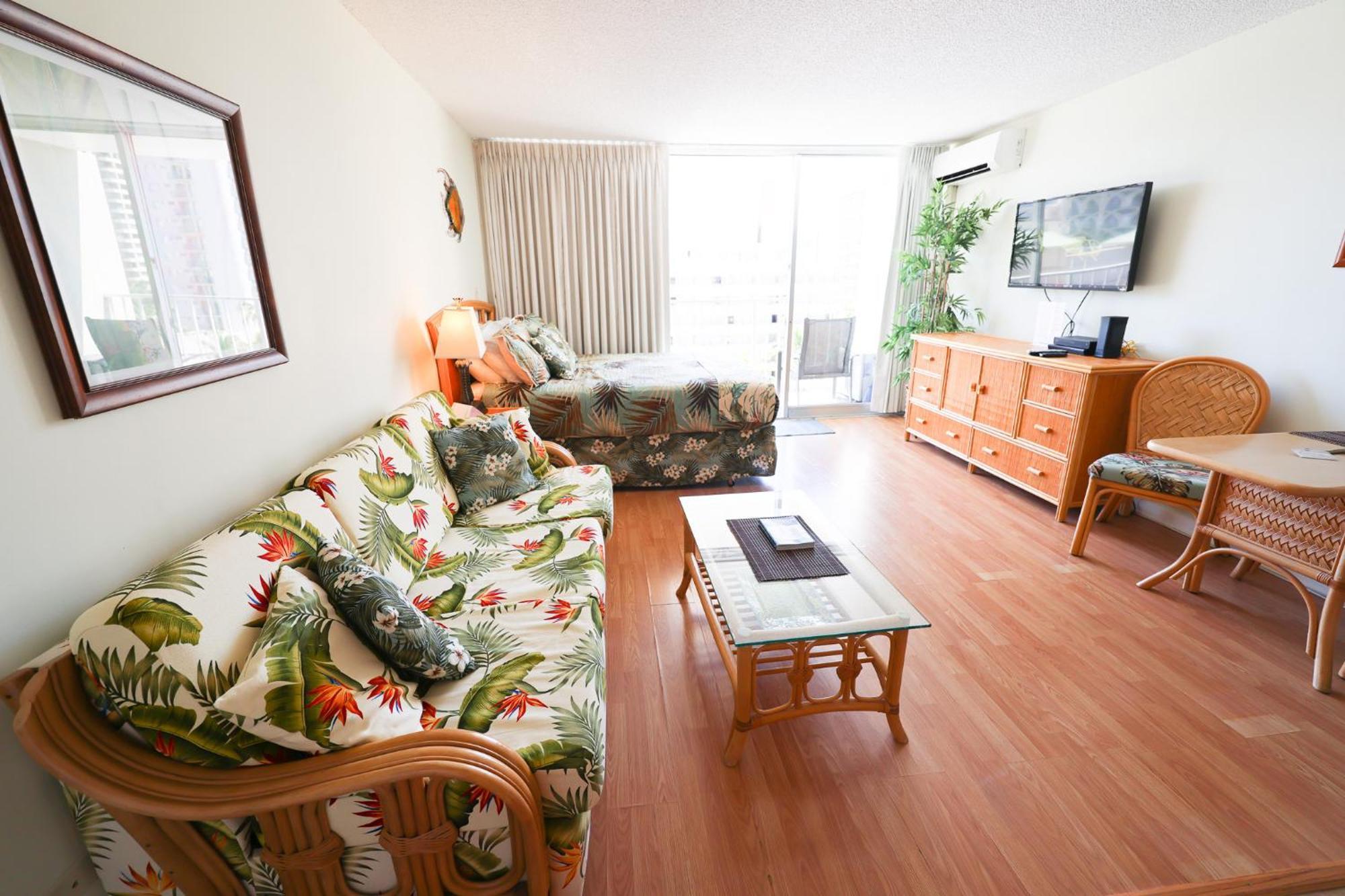 Tropical Studios At Marine Surf Waikiki - Free Parking - Best Location - Full Kitchen - Swimming Pool Гонолулу Екстер'єр фото