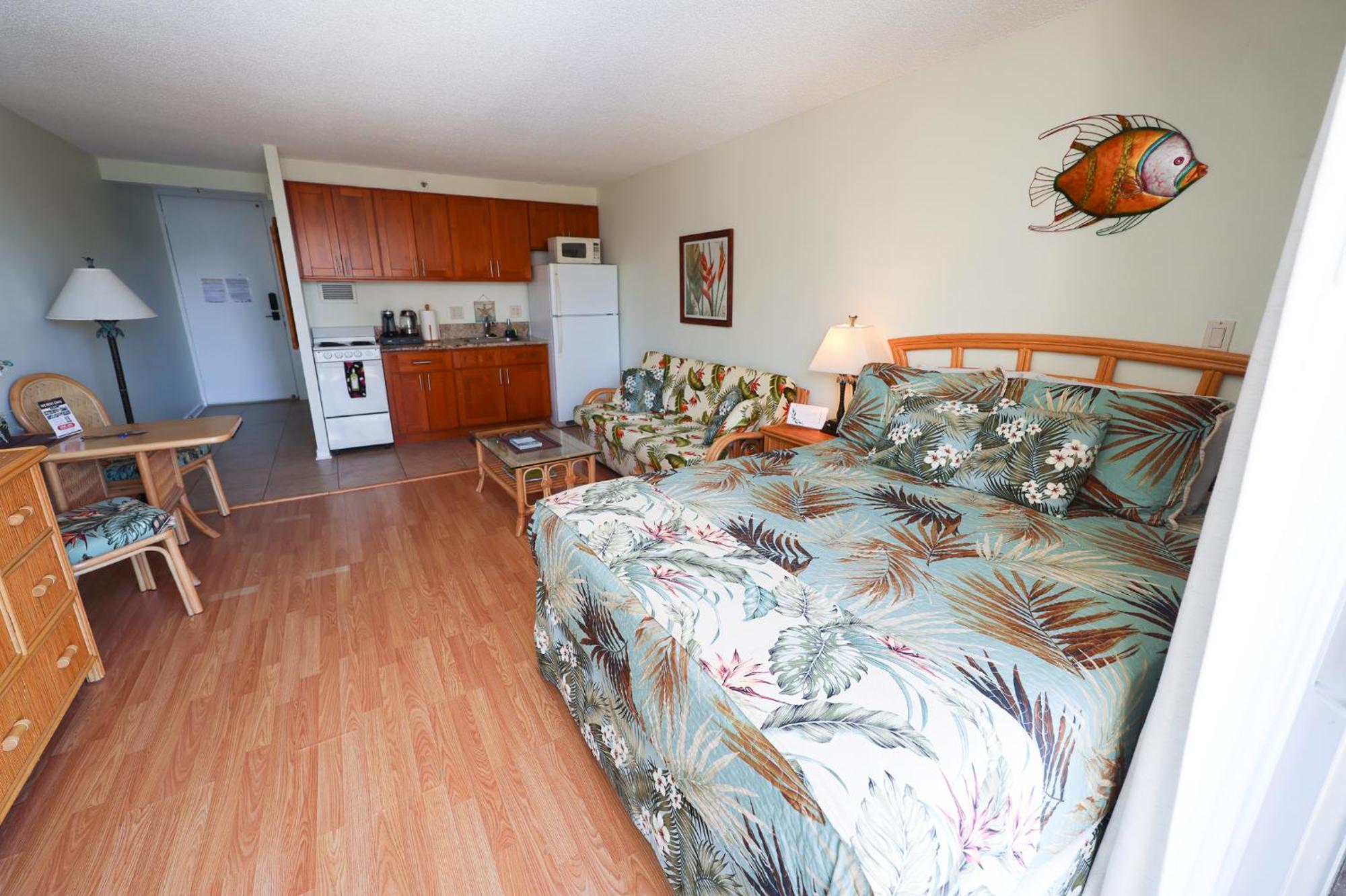 Tropical Studios At Marine Surf Waikiki - Free Parking - Best Location - Full Kitchen - Swimming Pool Гонолулу Екстер'єр фото