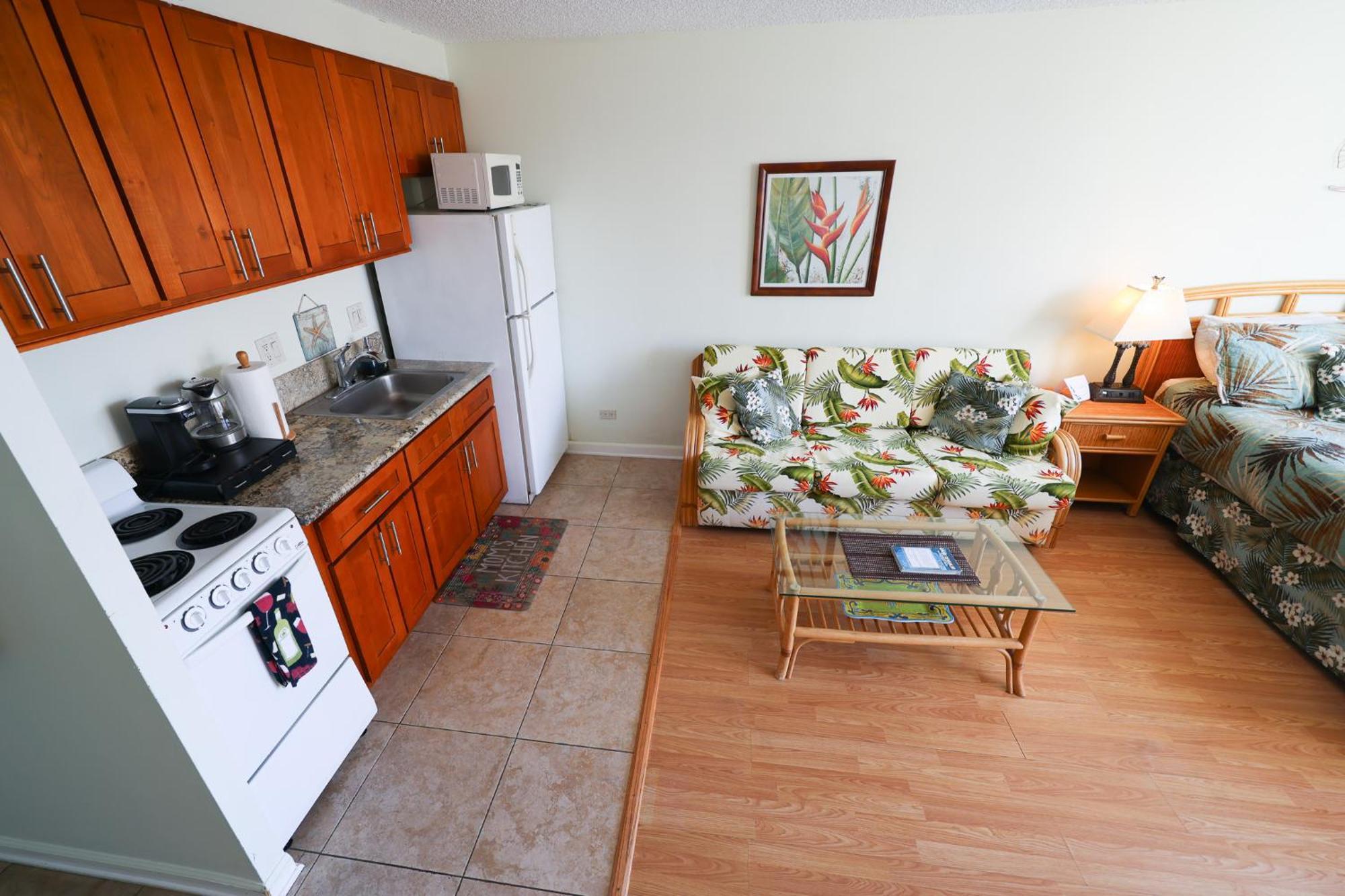 Tropical Studios At Marine Surf Waikiki - Free Parking - Best Location - Full Kitchen - Swimming Pool Гонолулу Екстер'єр фото