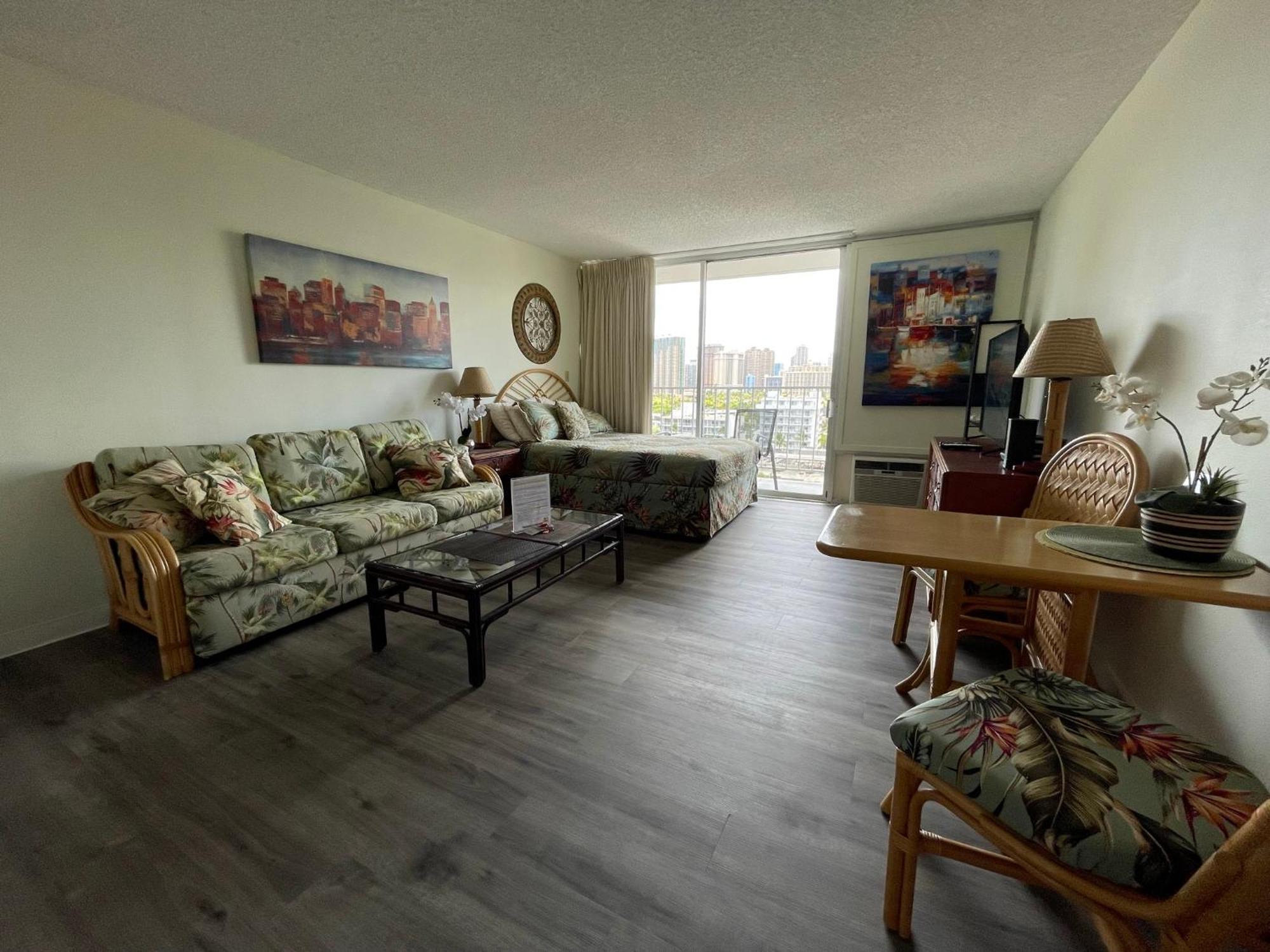 Tropical Studios At Marine Surf Waikiki - Free Parking - Best Location - Full Kitchen - Swimming Pool Гонолулу Екстер'єр фото