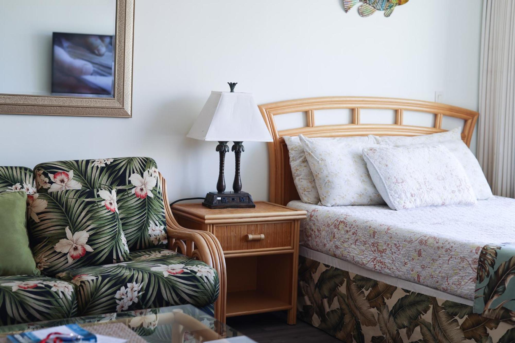 Tropical Studios At Marine Surf Waikiki - Free Parking - Best Location - Full Kitchen - Swimming Pool Гонолулу Екстер'єр фото