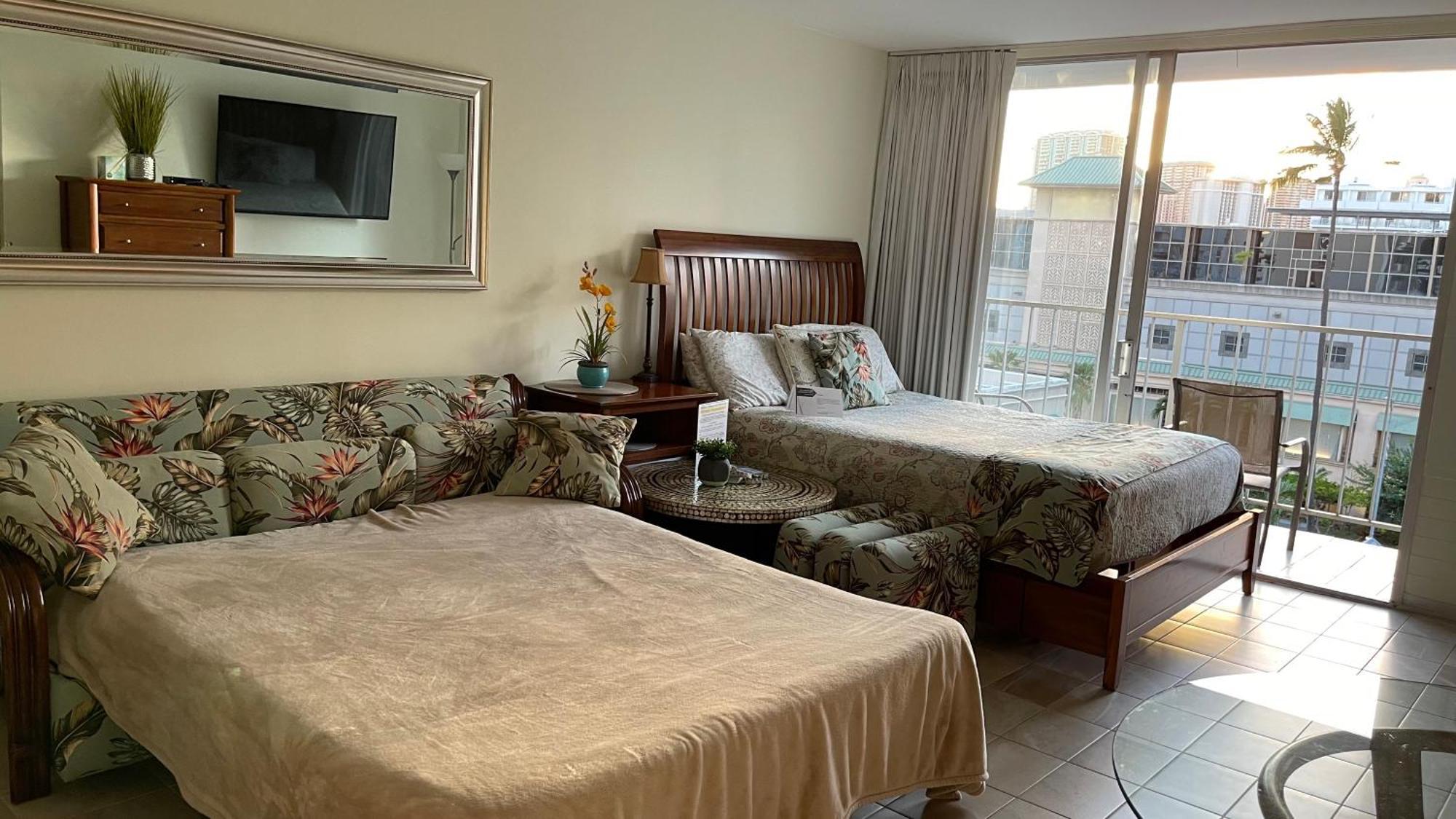 Tropical Studios At Marine Surf Waikiki - Free Parking - Best Location - Full Kitchen - Swimming Pool Гонолулу Екстер'єр фото