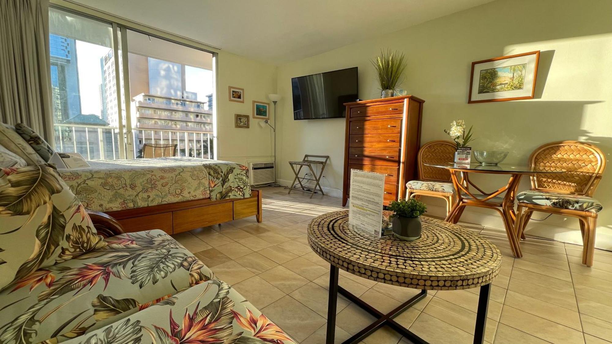 Tropical Studios At Marine Surf Waikiki - Free Parking - Best Location - Full Kitchen - Swimming Pool Гонолулу Екстер'єр фото