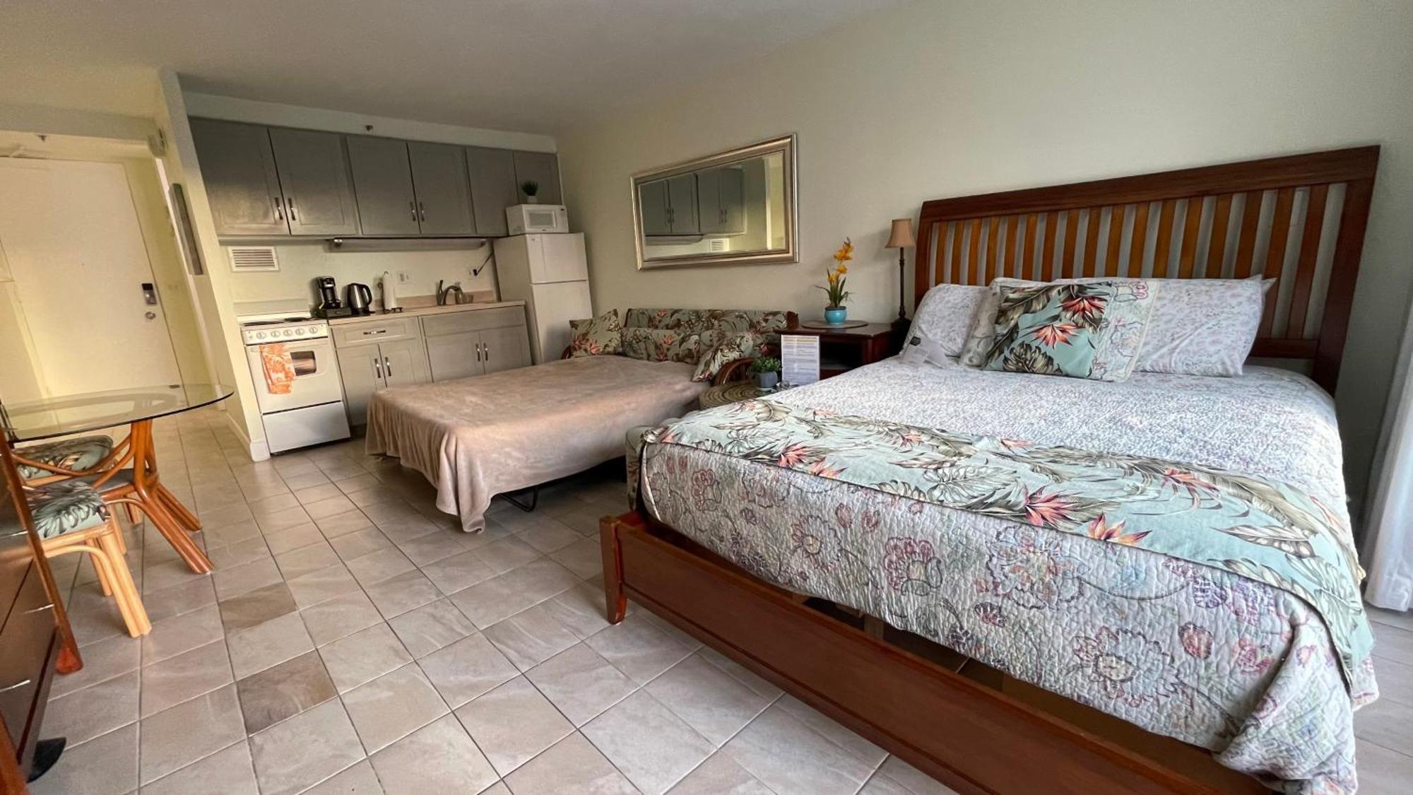 Tropical Studios At Marine Surf Waikiki - Free Parking - Best Location - Full Kitchen - Swimming Pool Гонолулу Екстер'єр фото