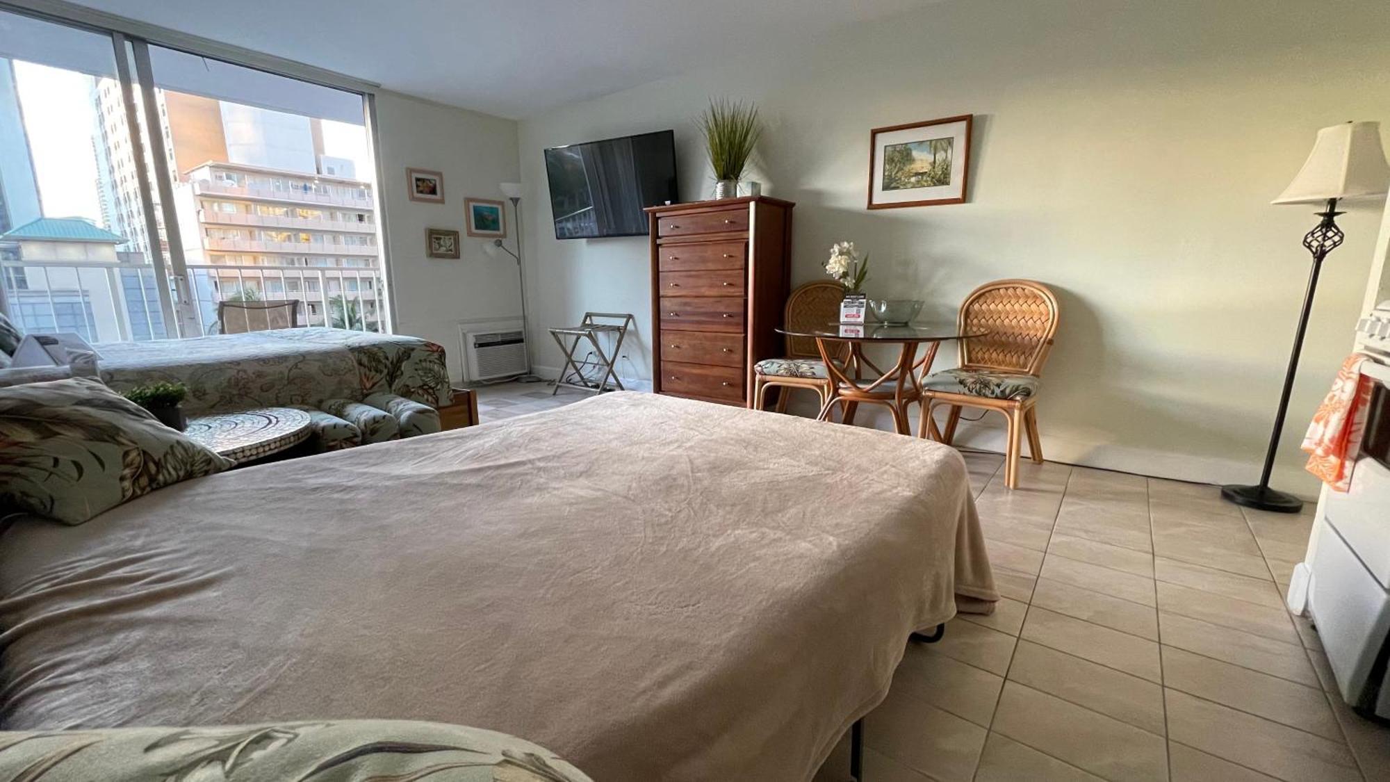 Tropical Studios At Marine Surf Waikiki - Free Parking - Best Location - Full Kitchen - Swimming Pool Гонолулу Екстер'єр фото